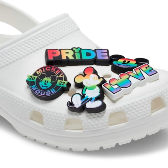 Crocs DISNEY'S RAINBOW CELEBRATION 5 PACK. Jibbitz Charms - Picture 6 of 7